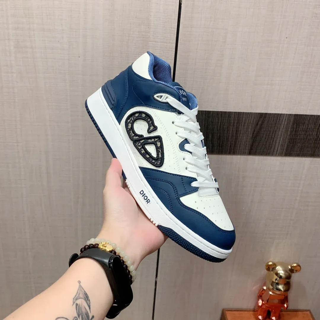 New fashion classic versatile sports sneakers