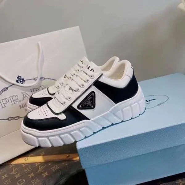 New fashionable and versatile men's sports sneakers