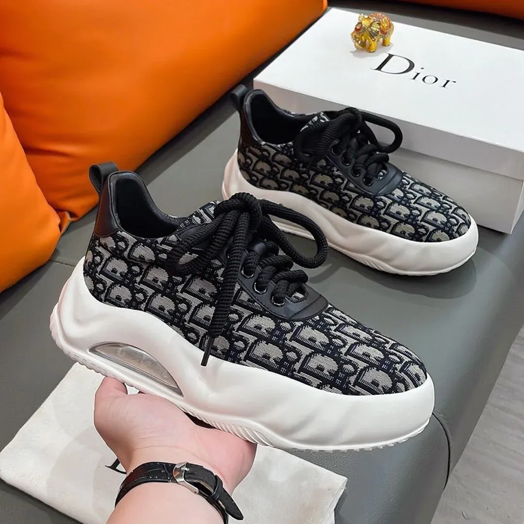 New fashionable and versatile casual sports shoes