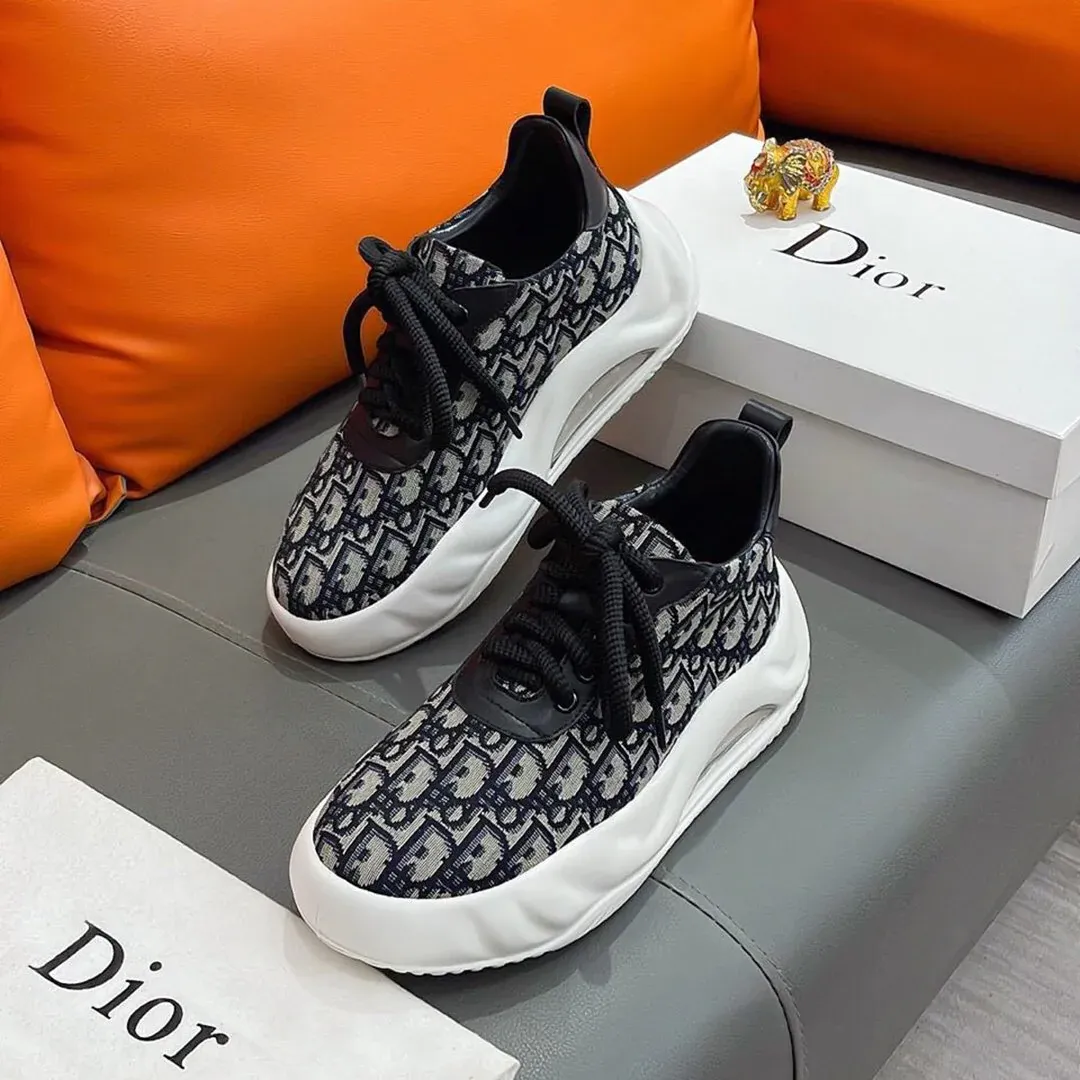 New fashionable and versatile casual sports shoes