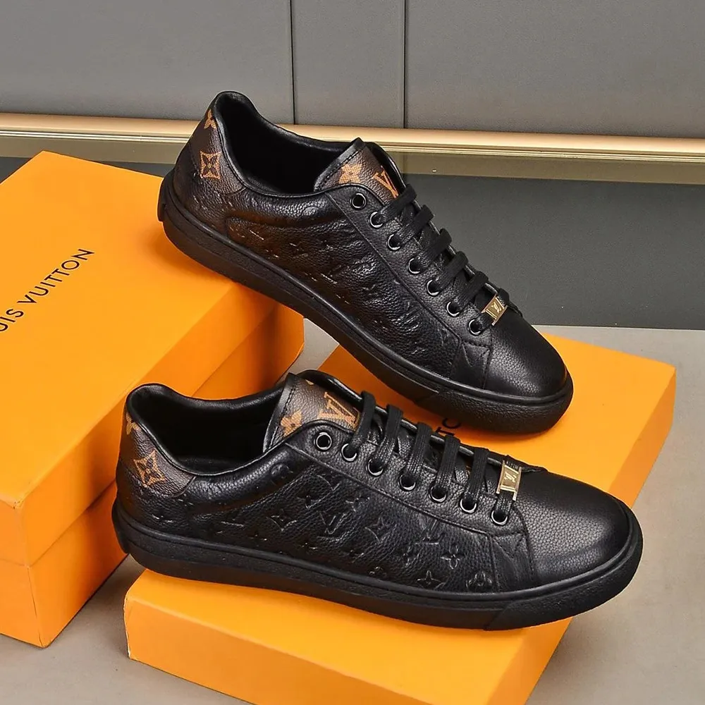 New fashionable casual men's sports sneakers