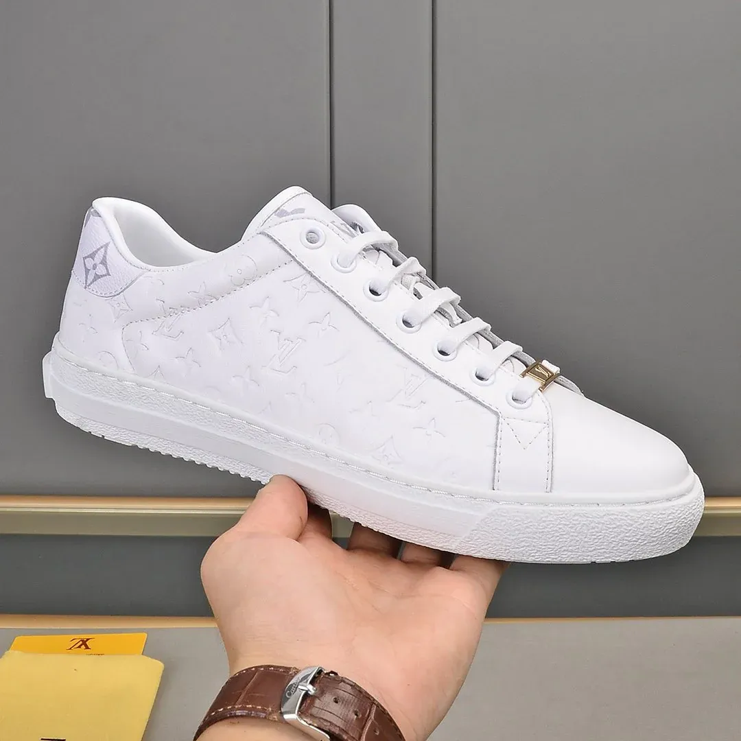 New fashionable casual men's sports sneakers