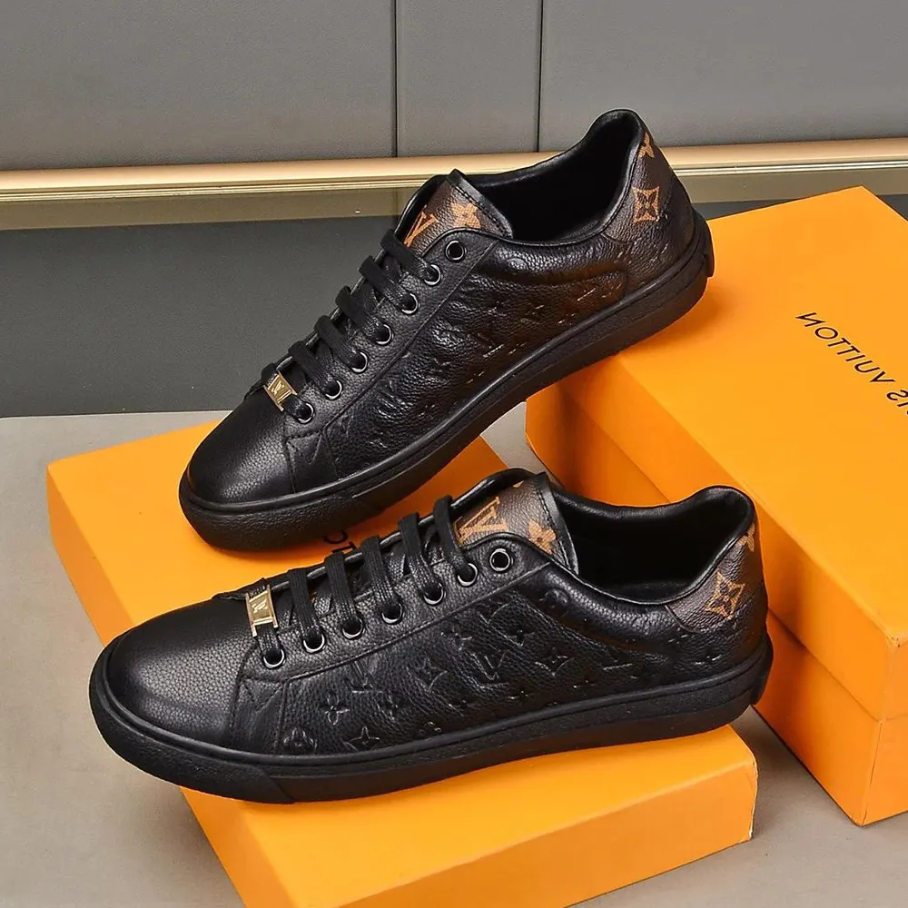 New fashionable casual men's sports sneakers