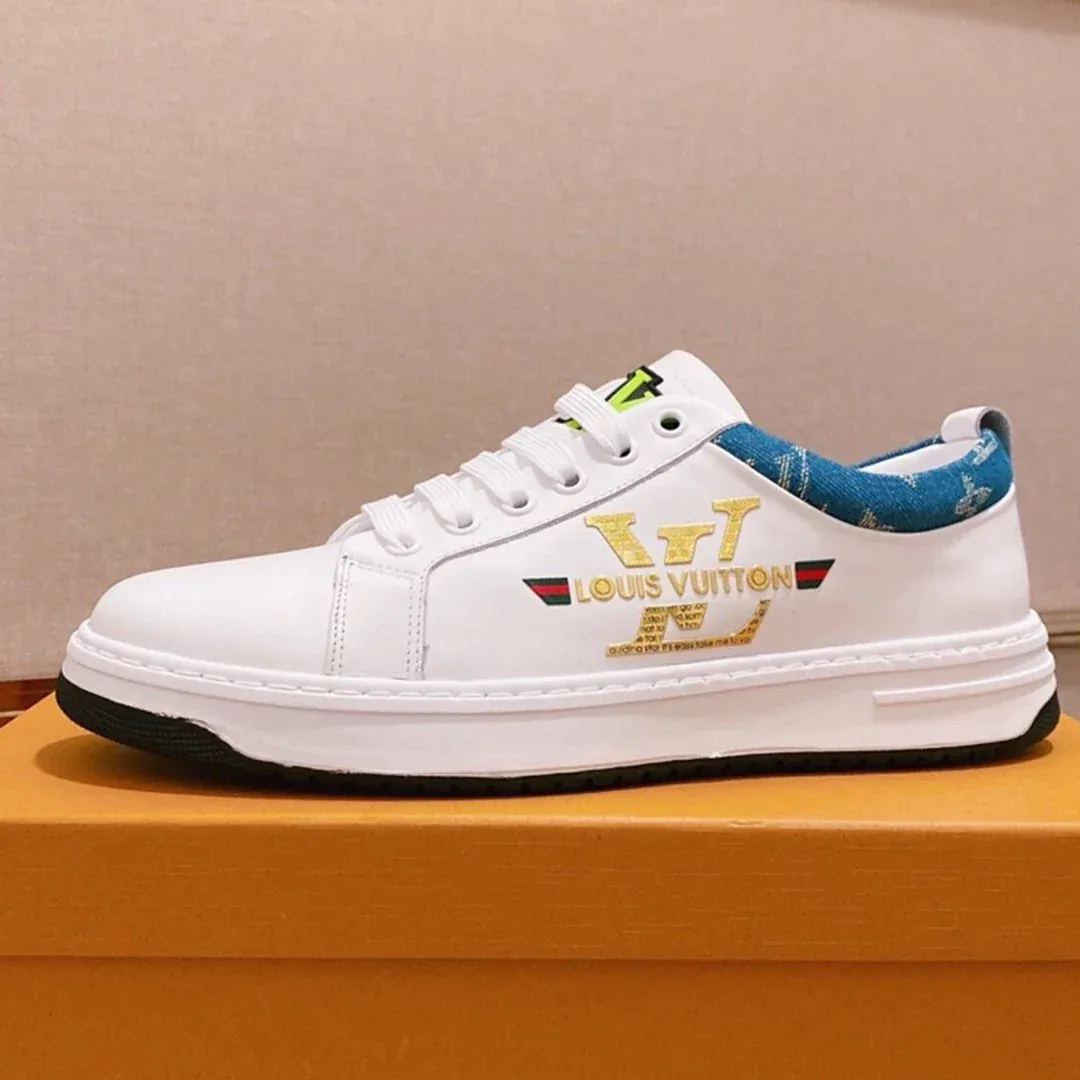 New fashionable casual sports shoes