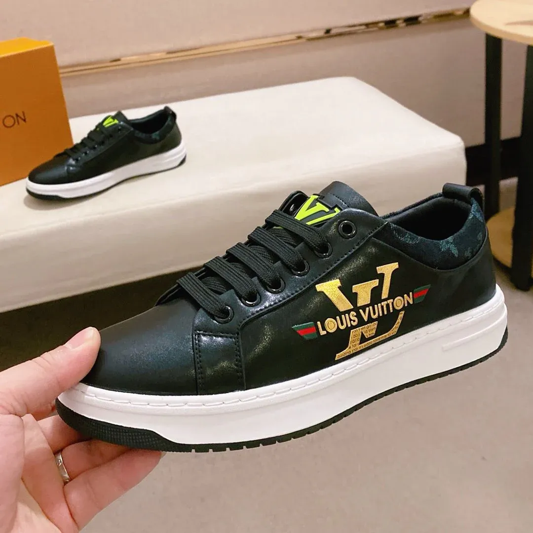 New fashionable casual sports shoes