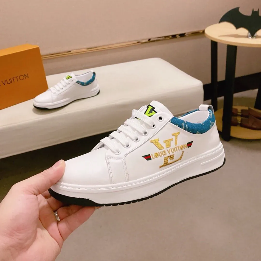 New fashionable casual sports shoes