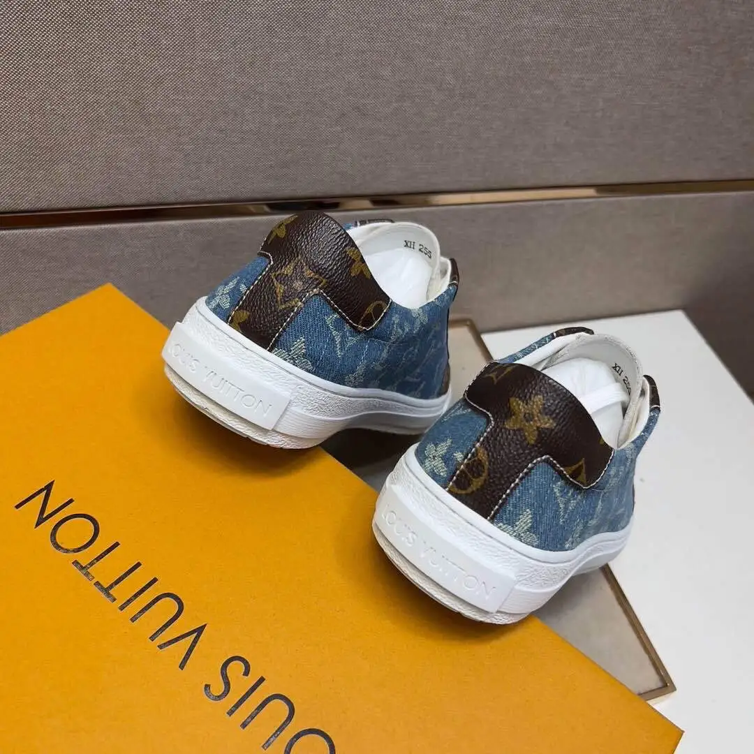 New fashion and versatile sports sneakers