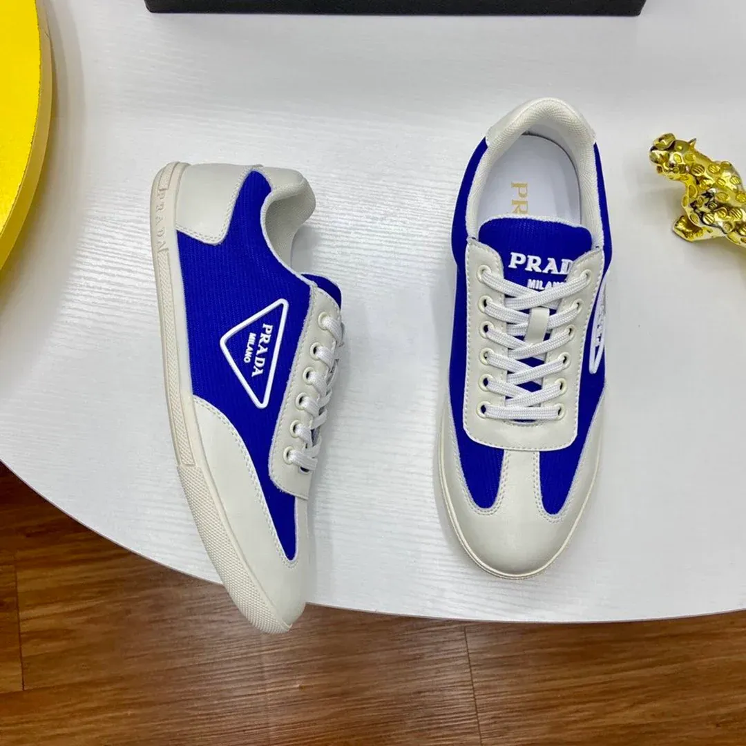 New fashionable and versatile sneakers