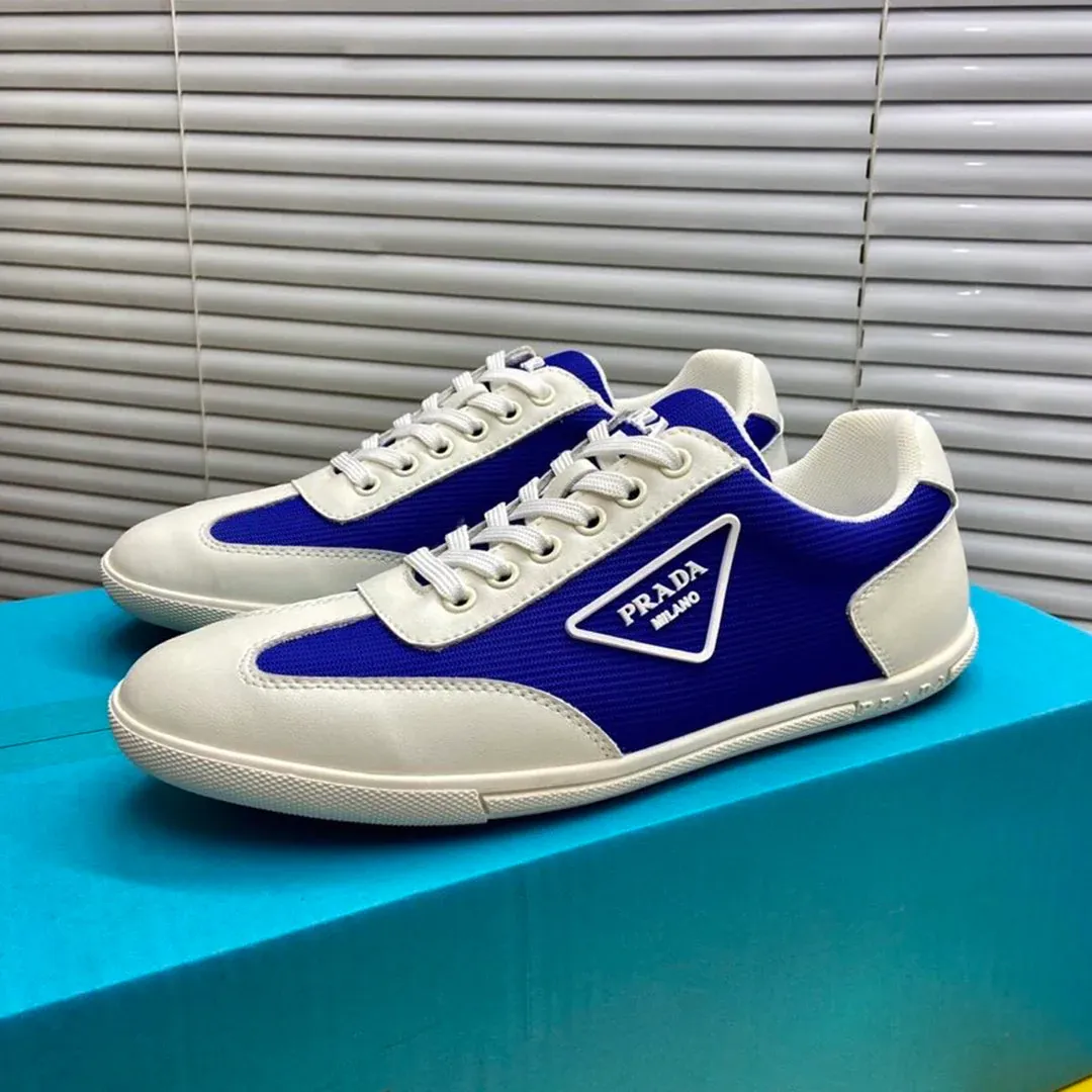 New fashionable and versatile sneakers