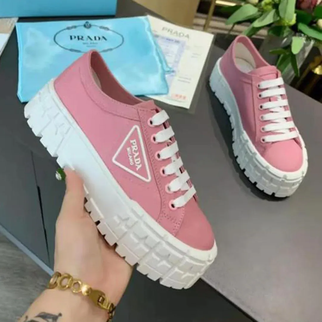 New fashionable and versatile thick-soled sneakers