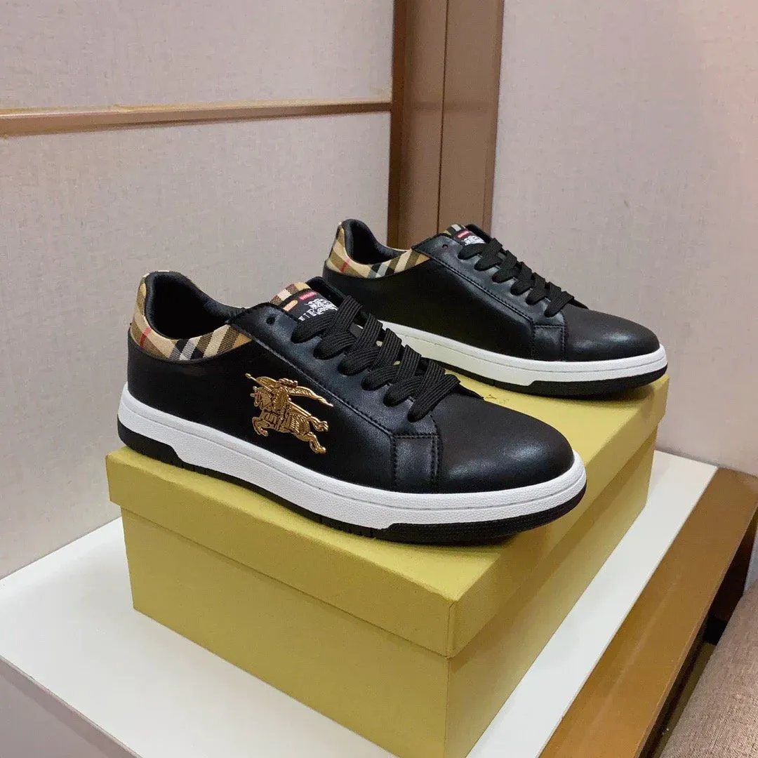 New fashionable casual sports shoes