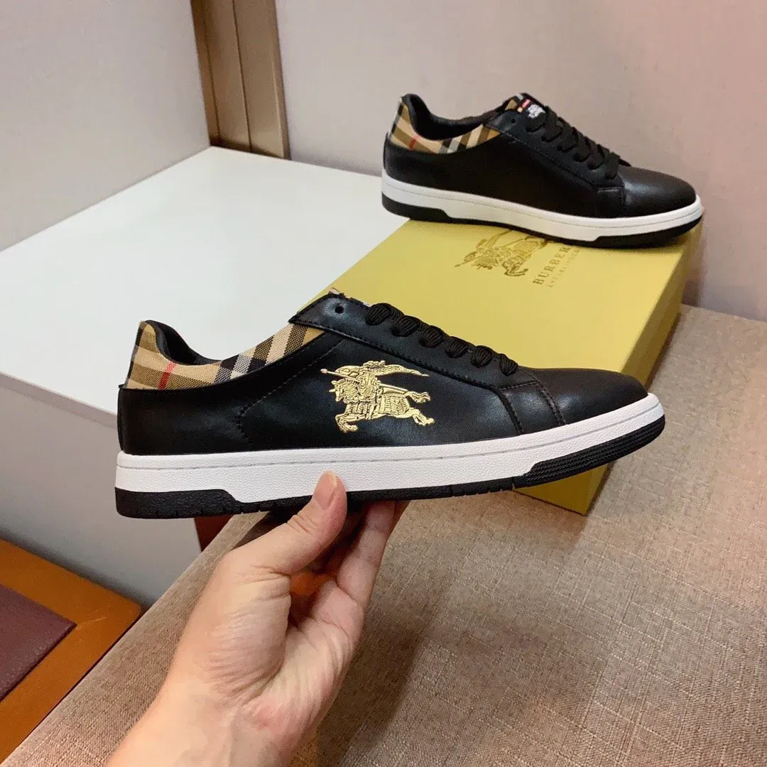 New fashionable casual sports shoes