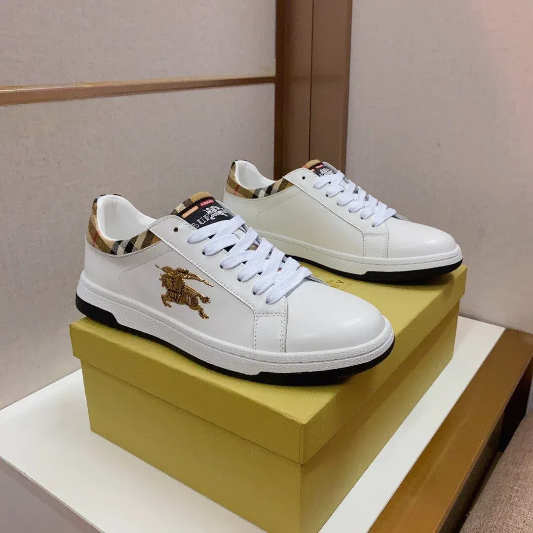 New fashionable casual sports shoes