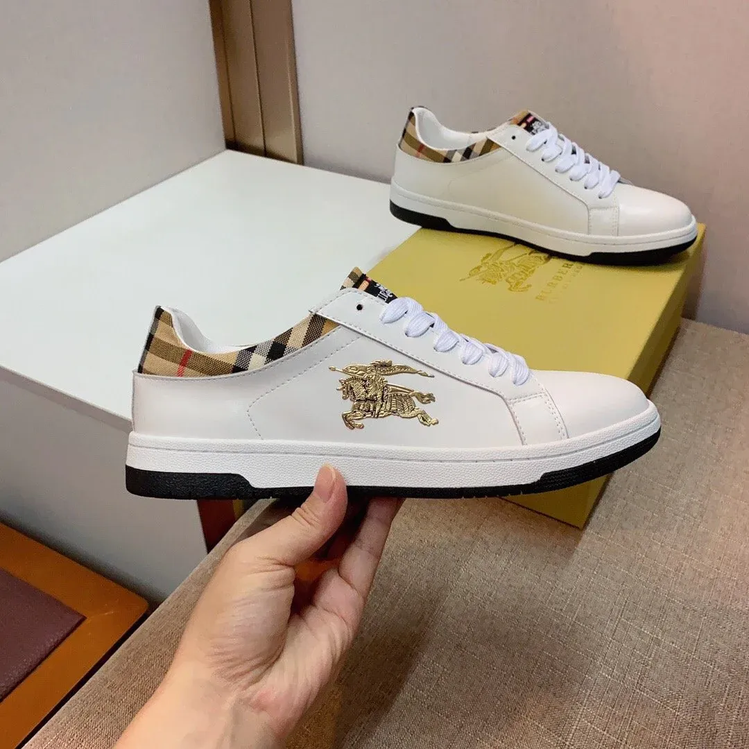 New fashionable casual sports shoes