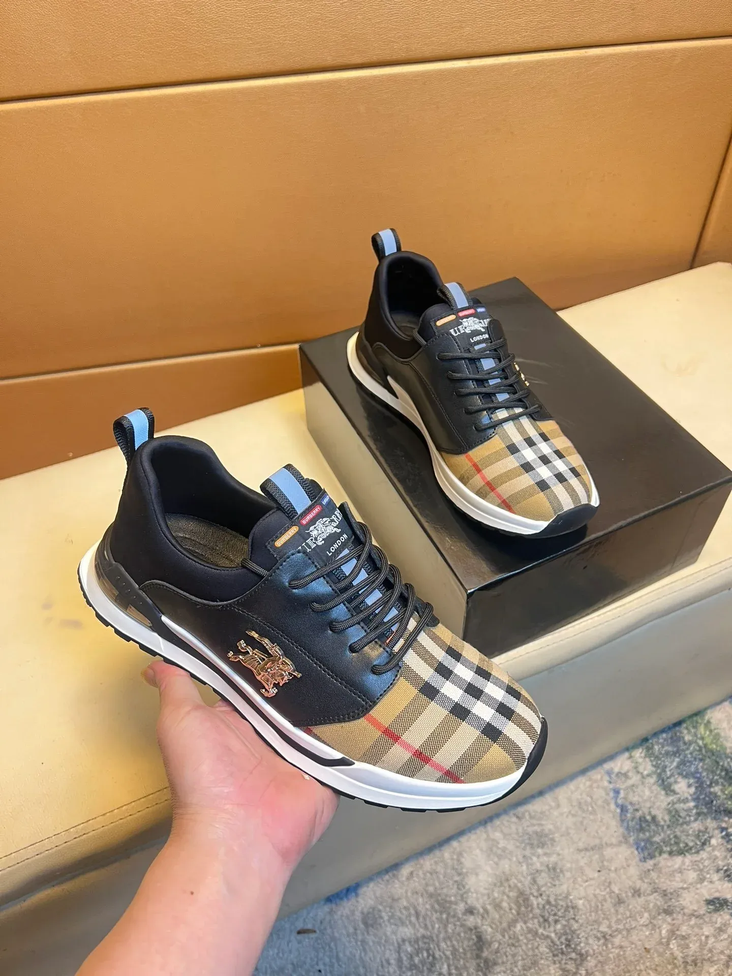 Fashionable Casual Sneakers