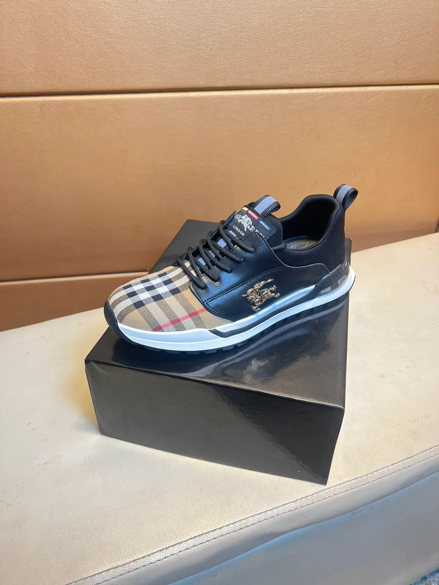 Fashionable Casual Sneakers