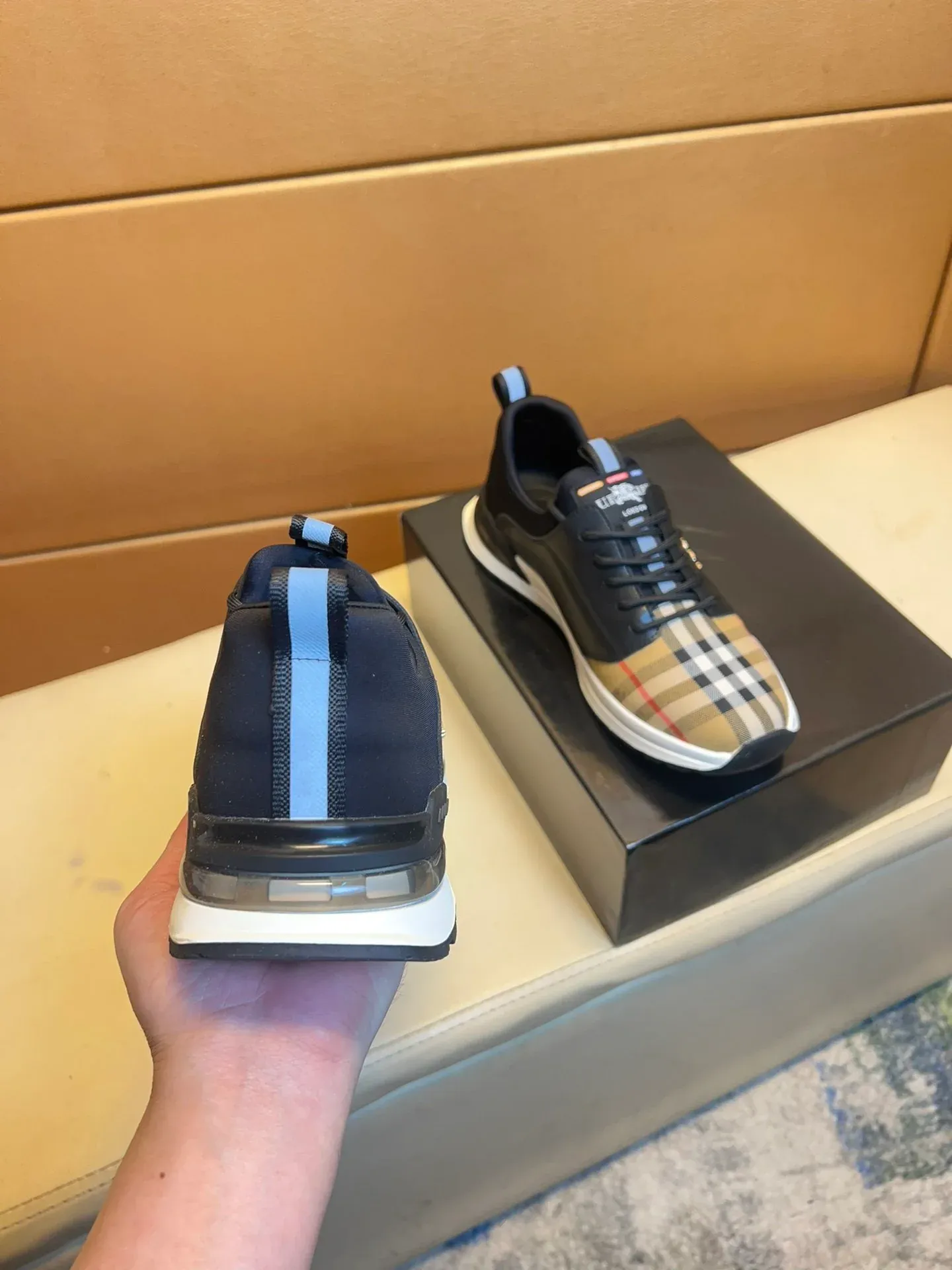 Fashionable Casual Sneakers