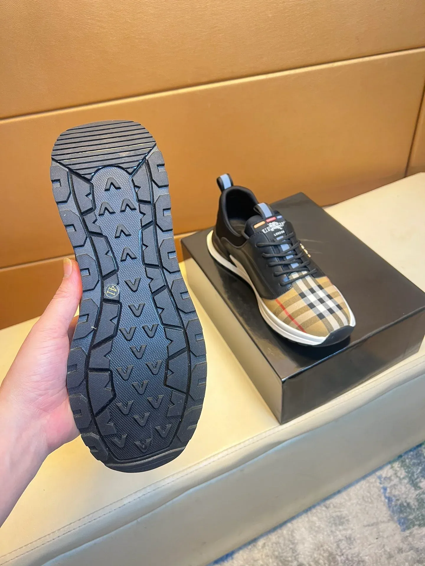 Fashionable Casual Sneakers