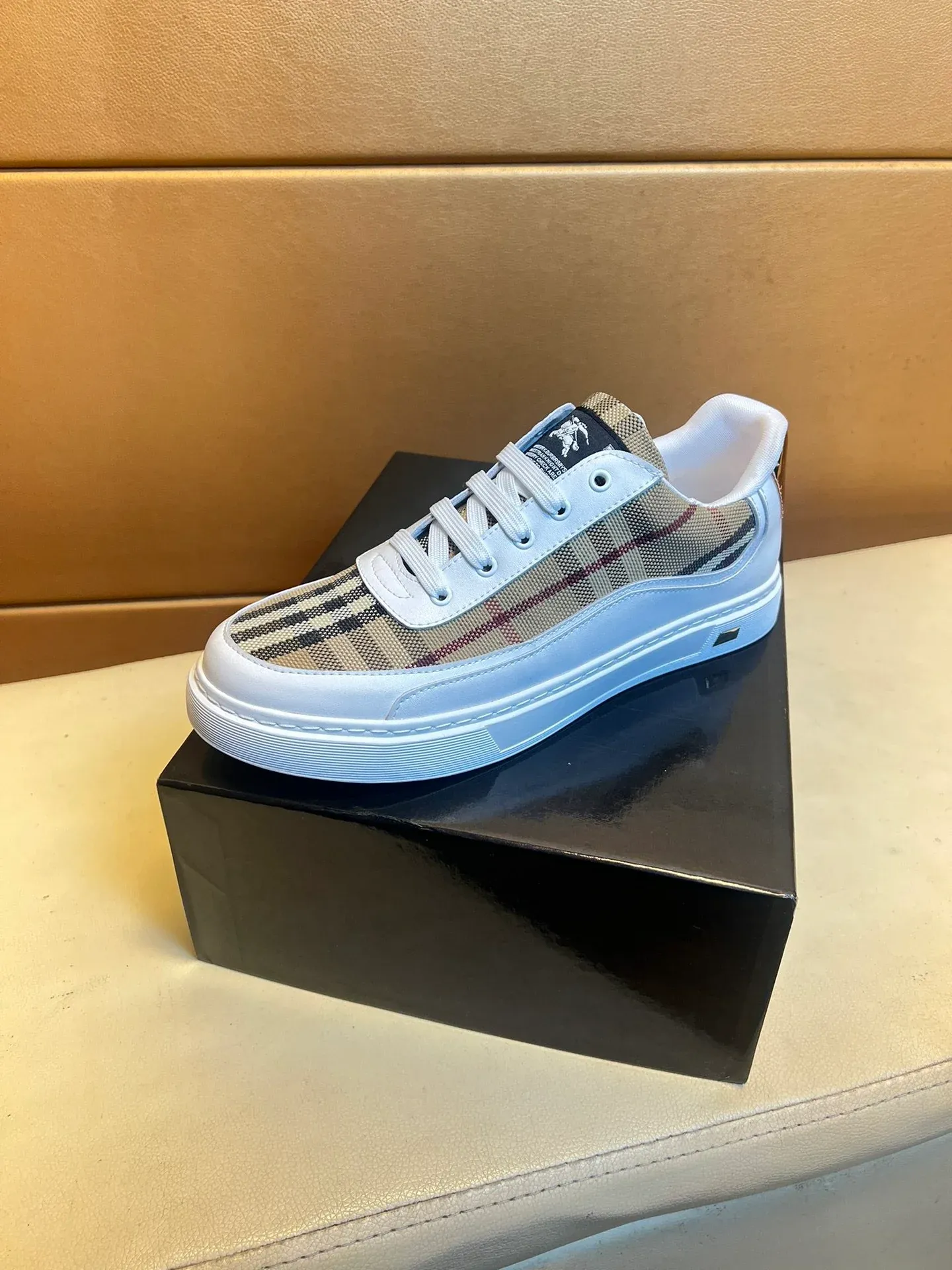 Fashionable Casual Sneakers