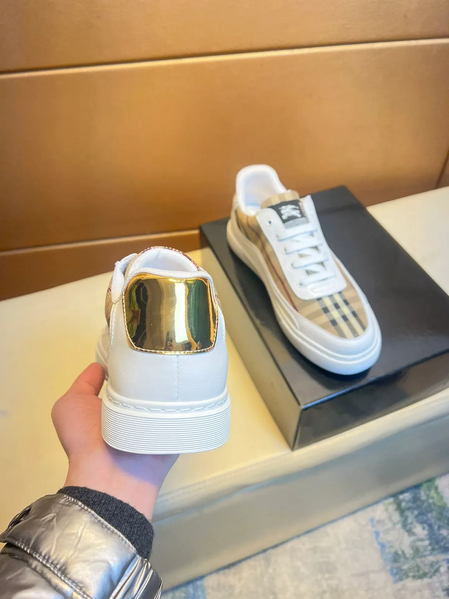 Fashionable Casual Sneakers