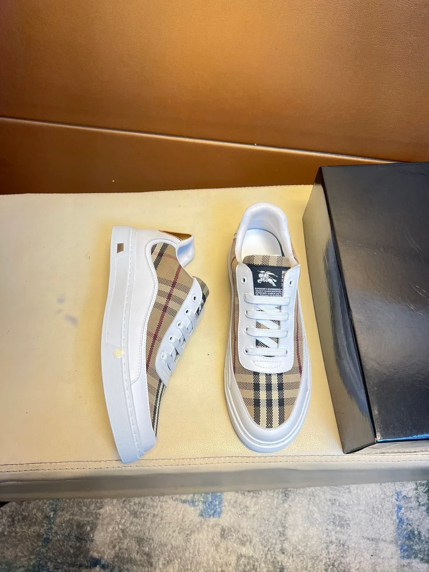 Fashionable Casual Sneakers