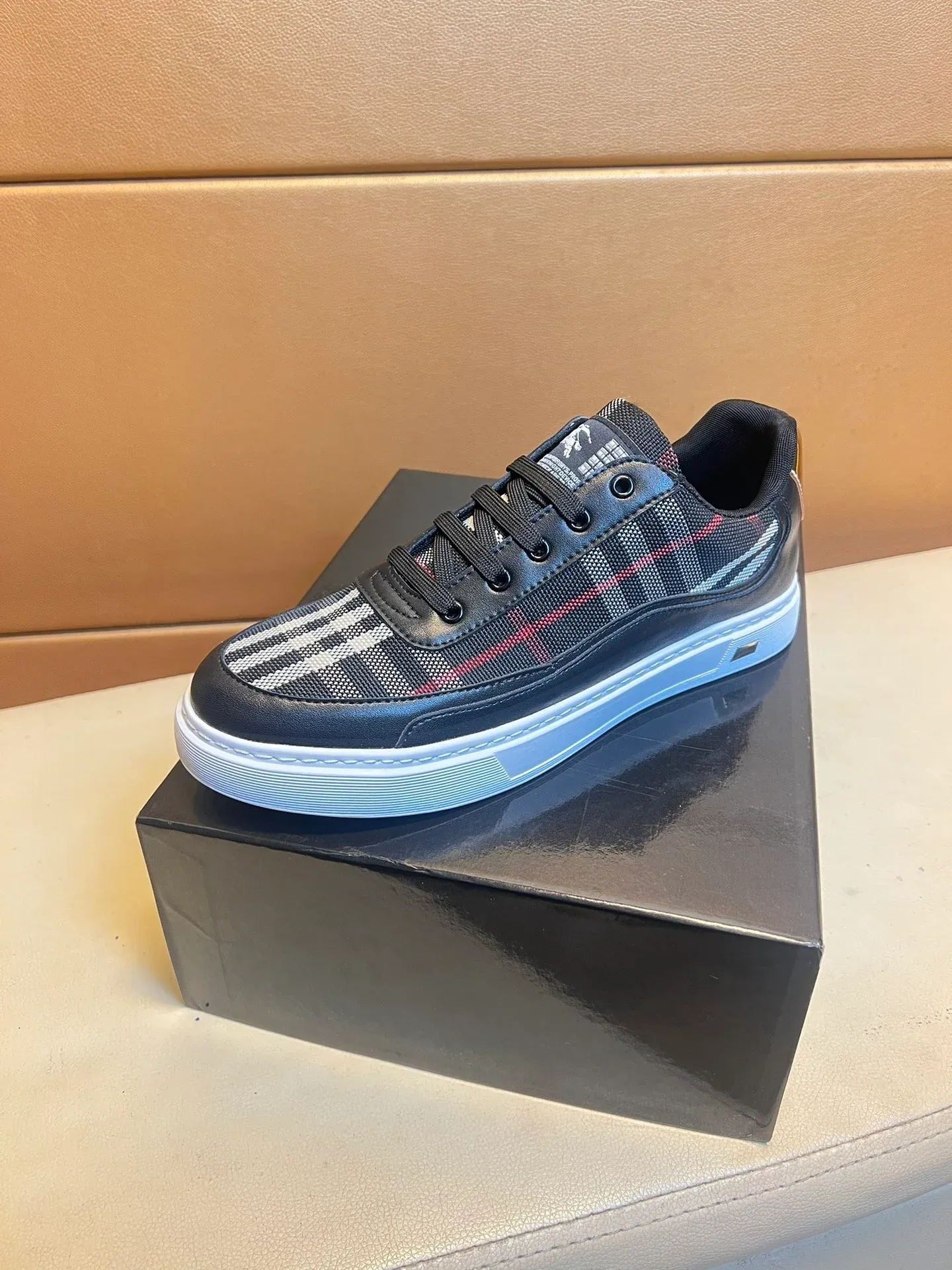 Fashionable Casual Sneakers