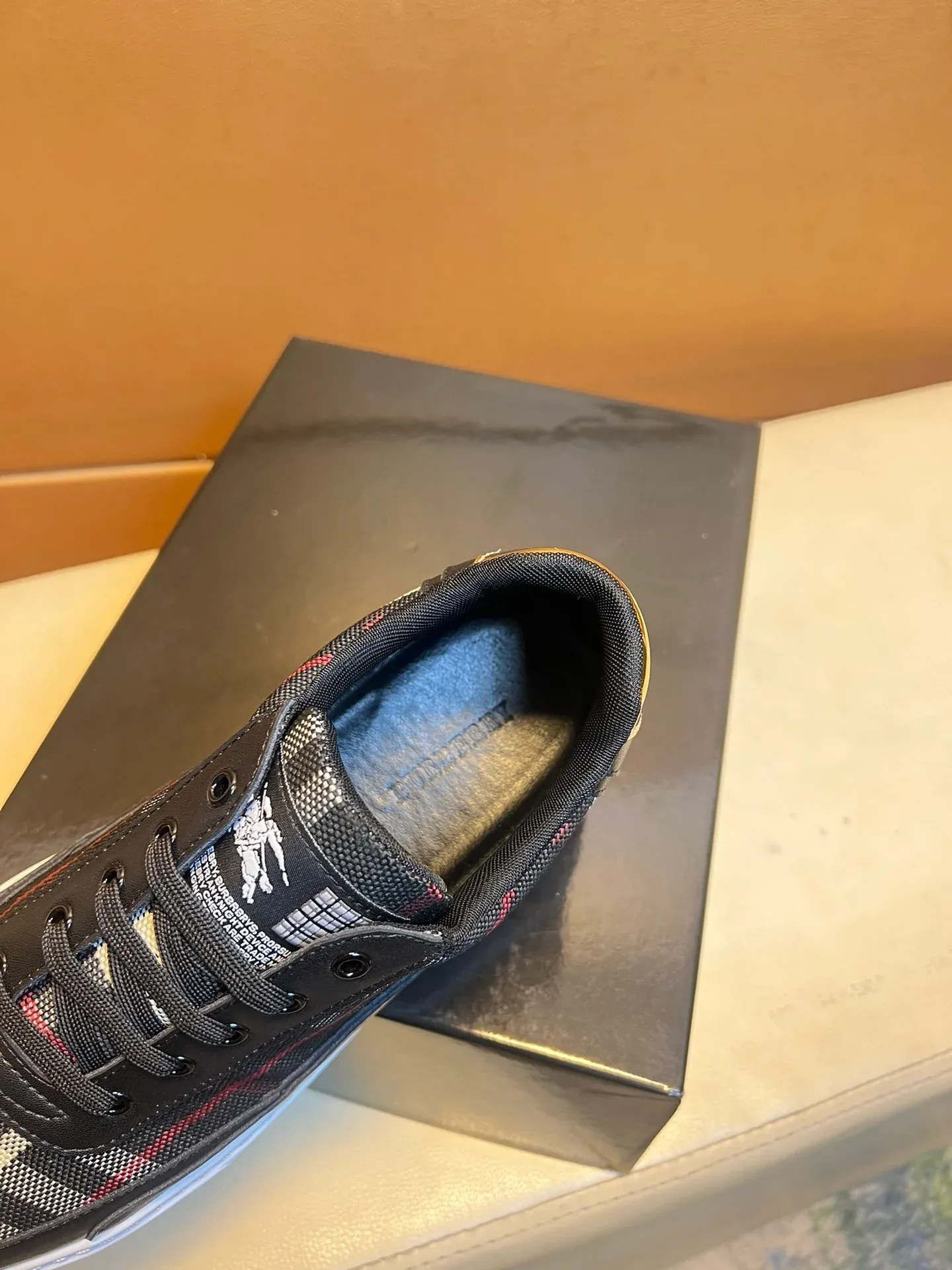 Fashionable Casual Sneakers