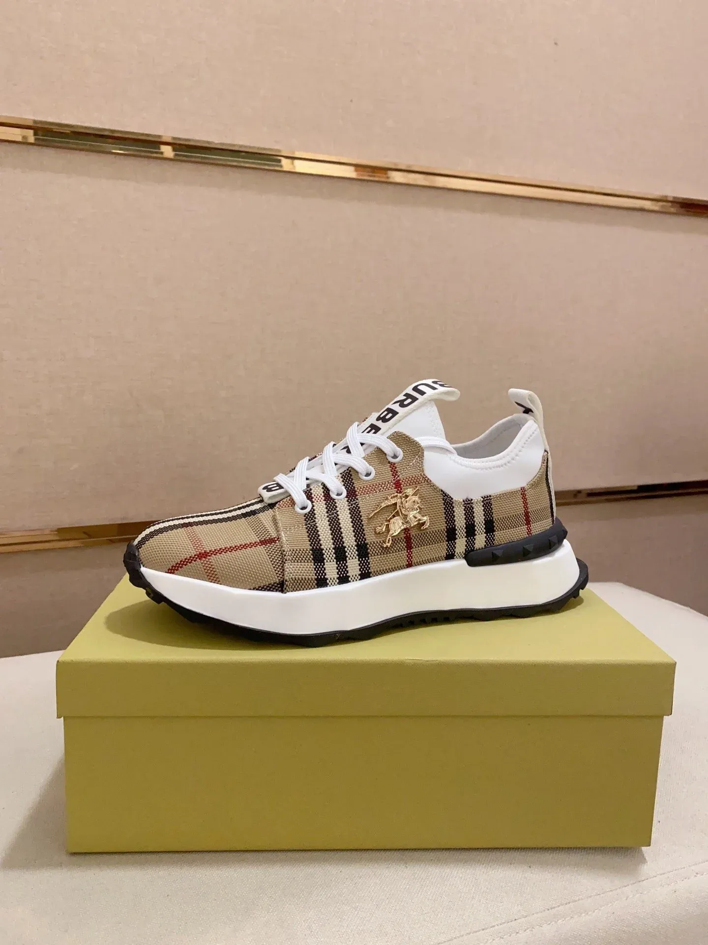 Trendy Classic Comfortable Sneakers