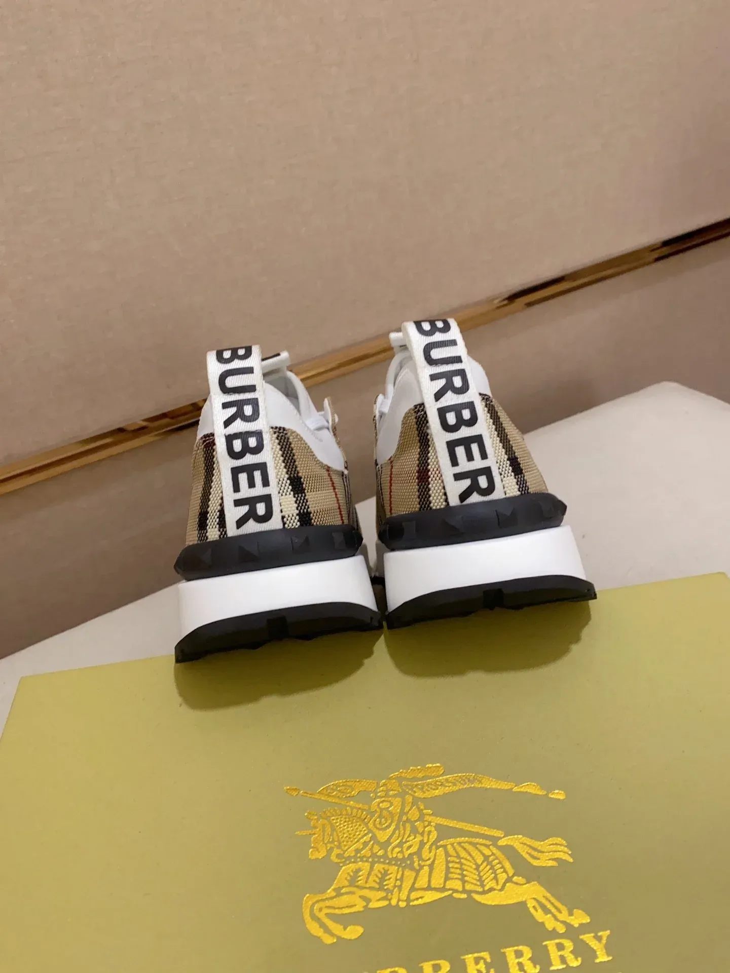 Trendy Classic Comfortable Sneakers