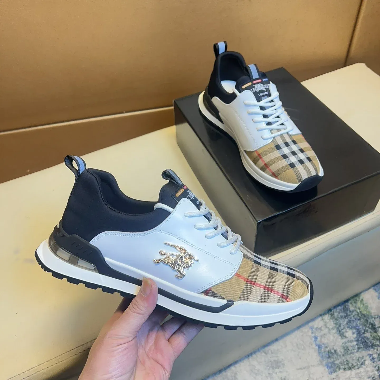 Fashionable Casual Sneakers