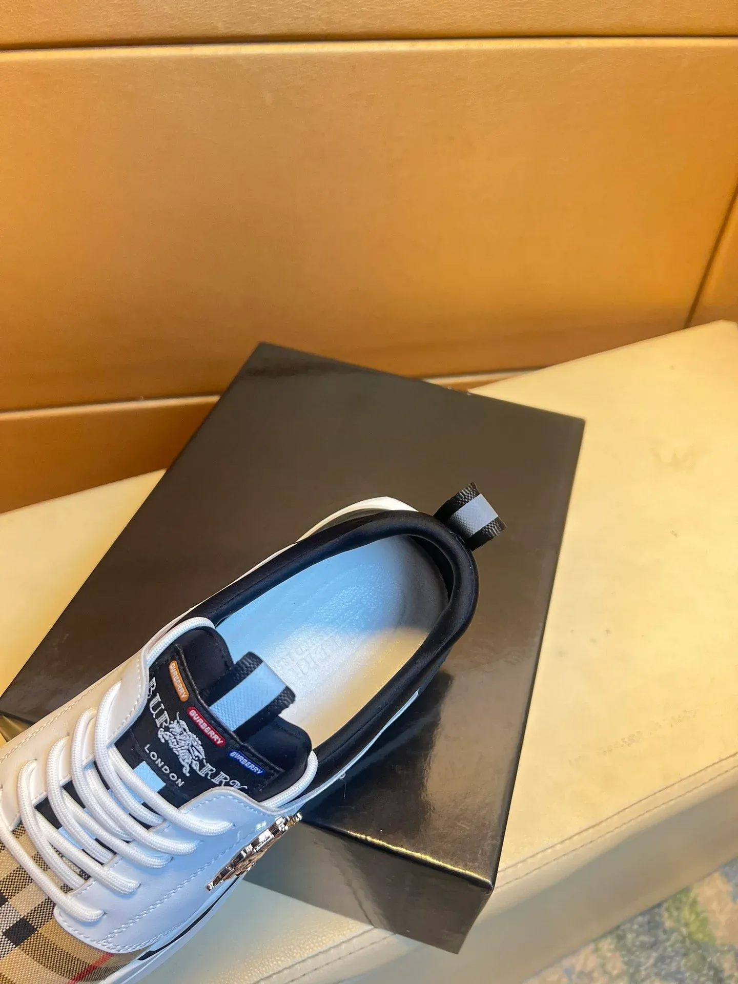 Fashionable Casual Sneakers