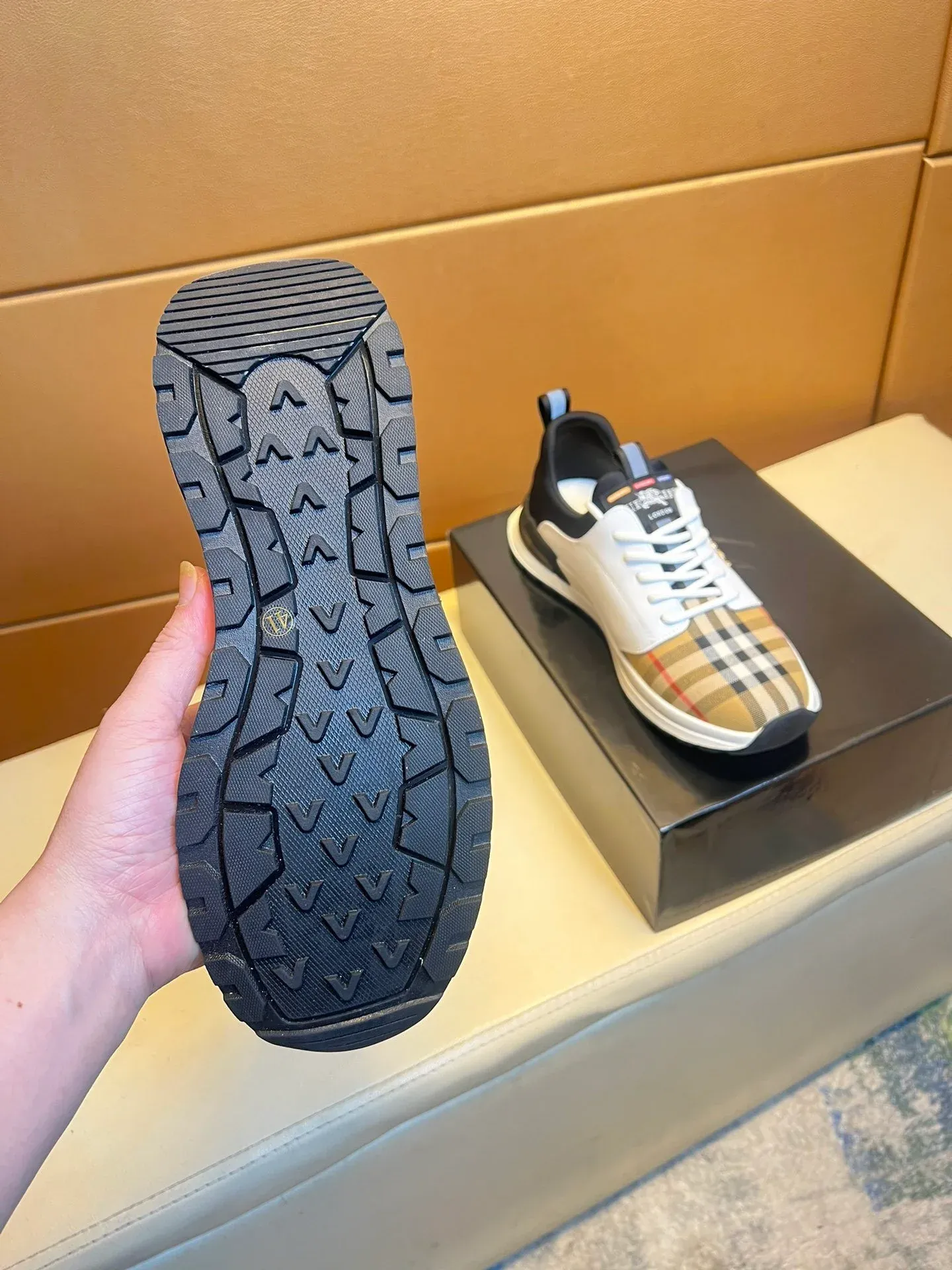 Fashionable Casual Sneakers