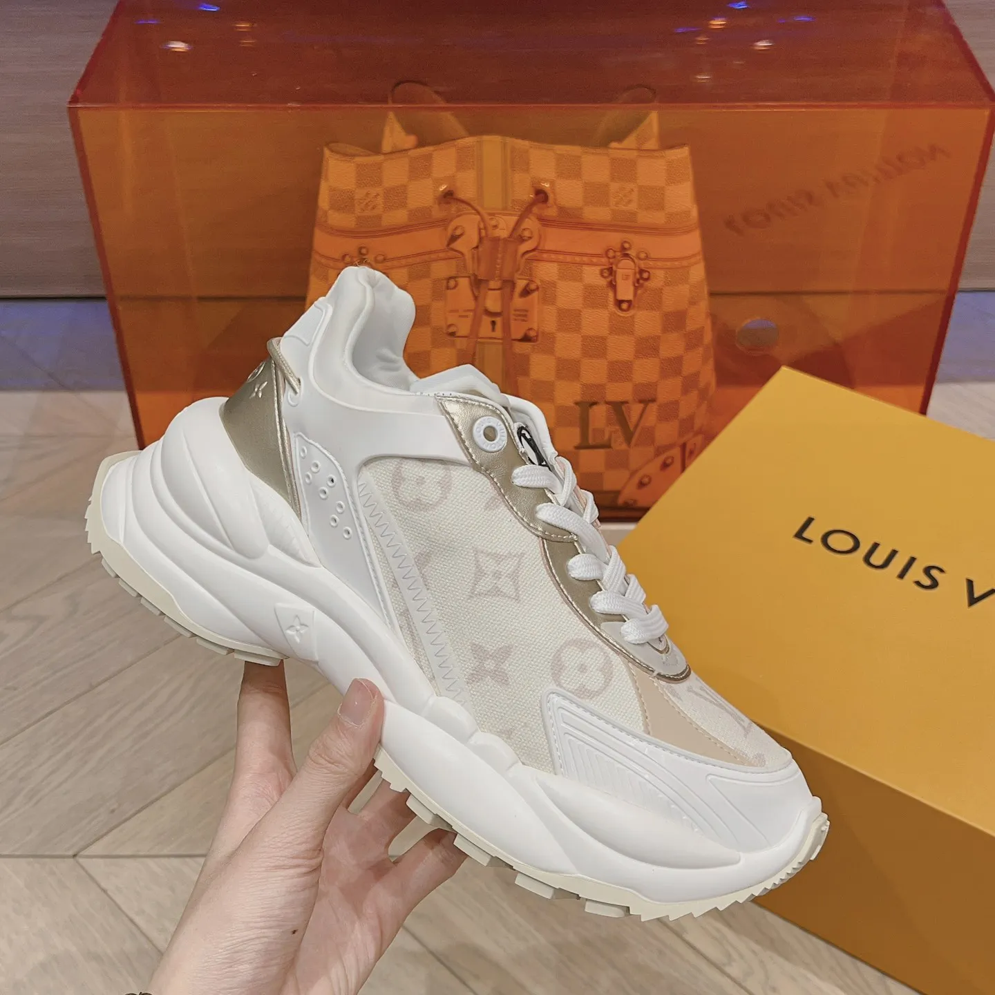 fashion breathable rubber sole sneakers