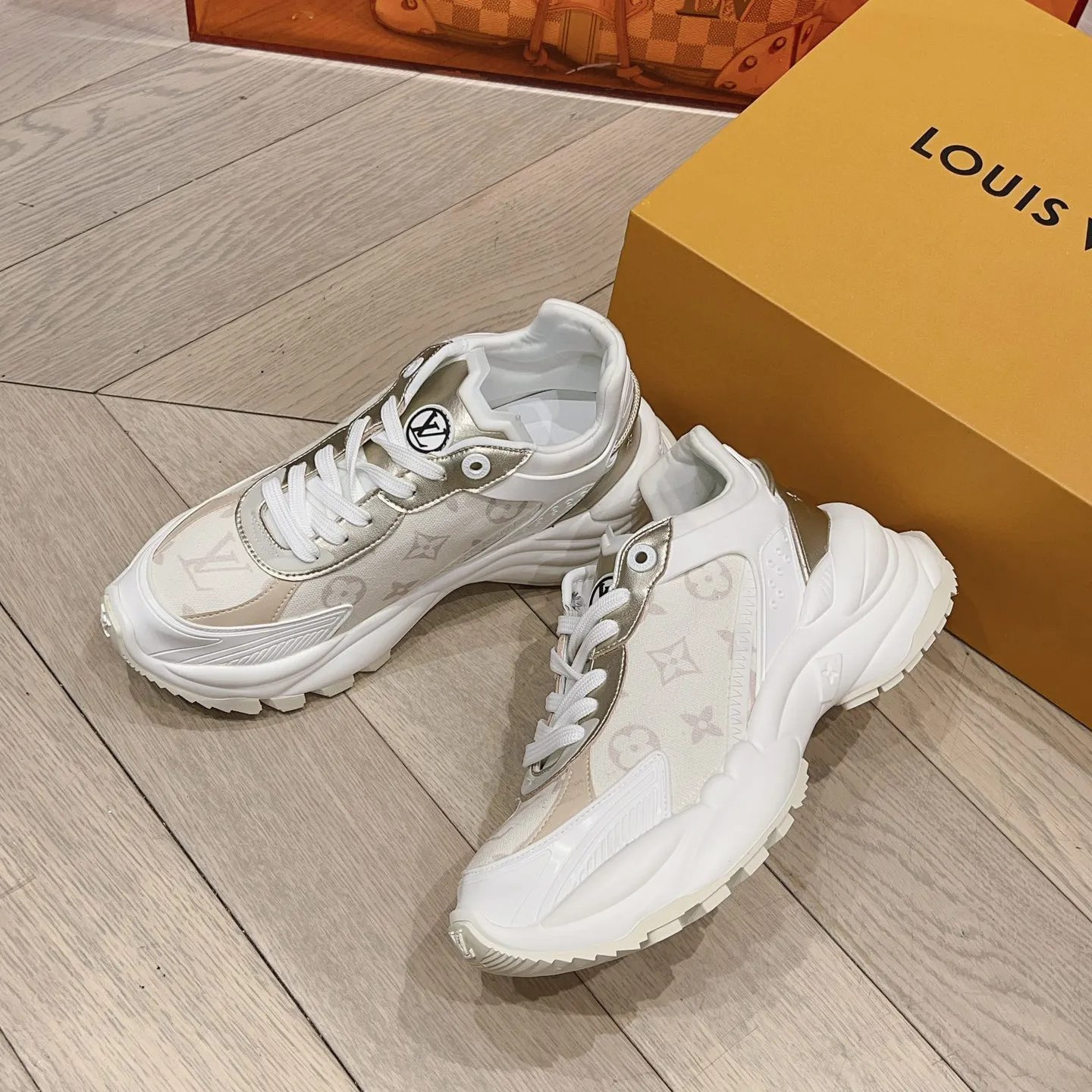 fashion breathable rubber sole sneakers