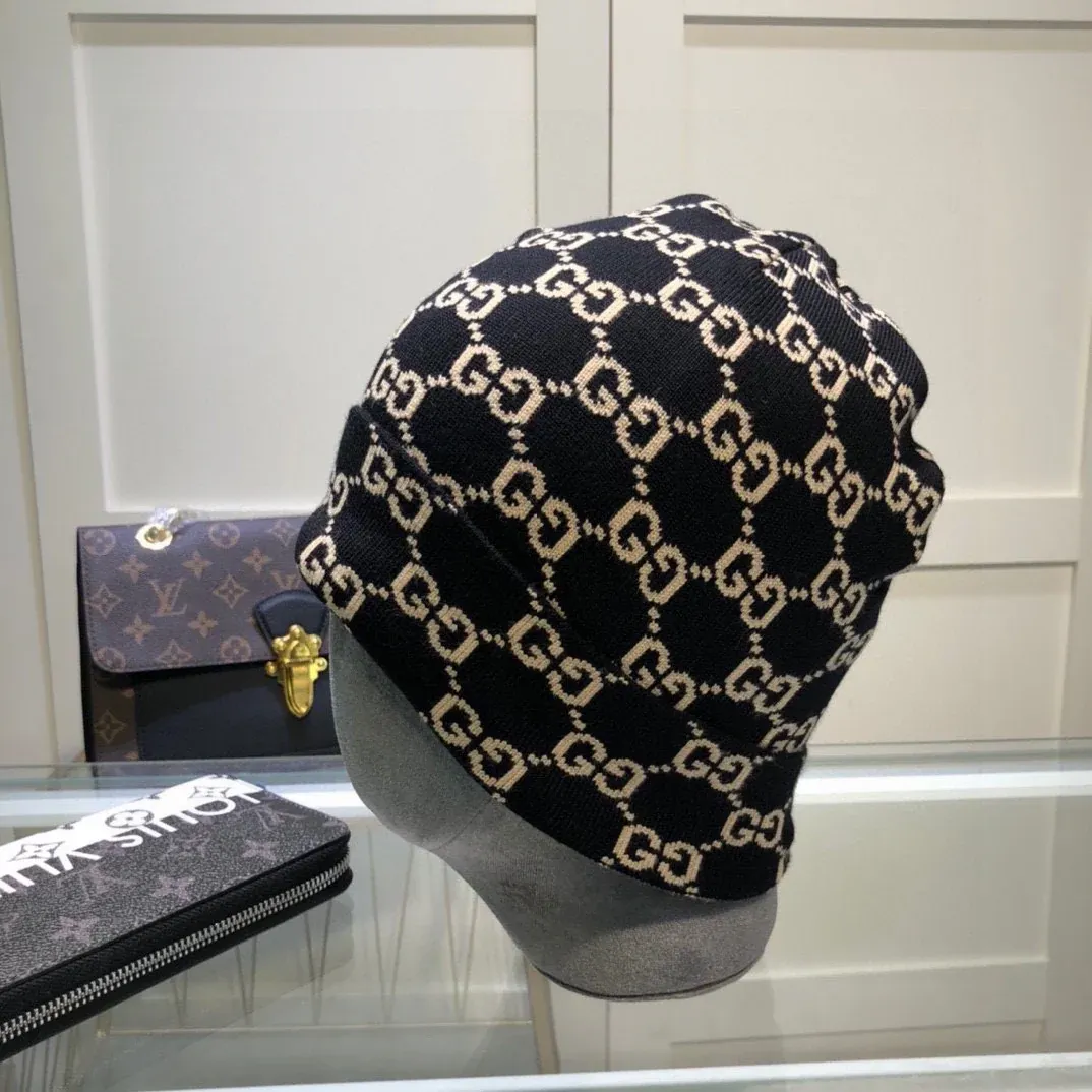 Autumn and Winter Fashion Versatile Knitted Cap