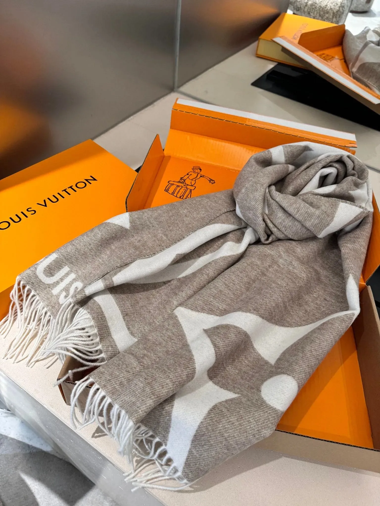 Elegant Lightweight Scarf