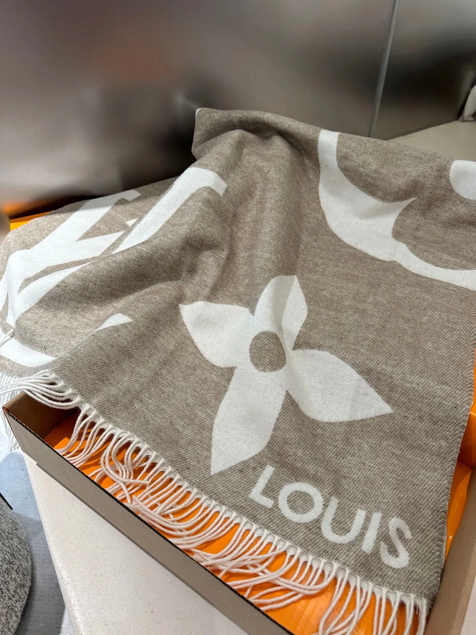 Elegant Lightweight Scarf