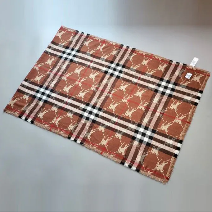 Luxurious Versatile Scarf