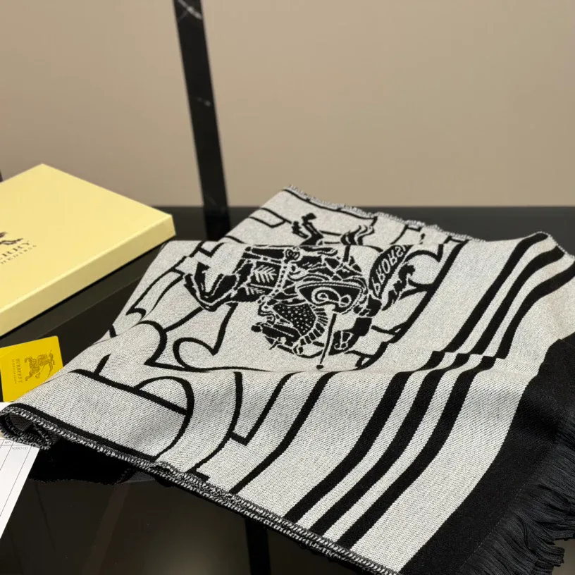 Unisex classic warhorse scarf