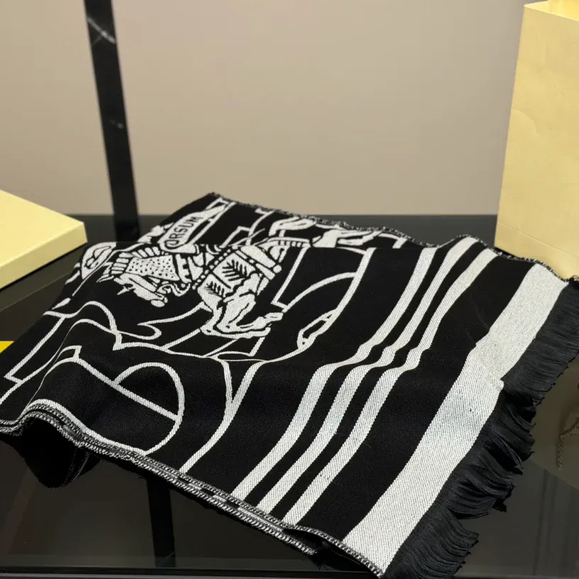 Unisex classic warhorse scarf