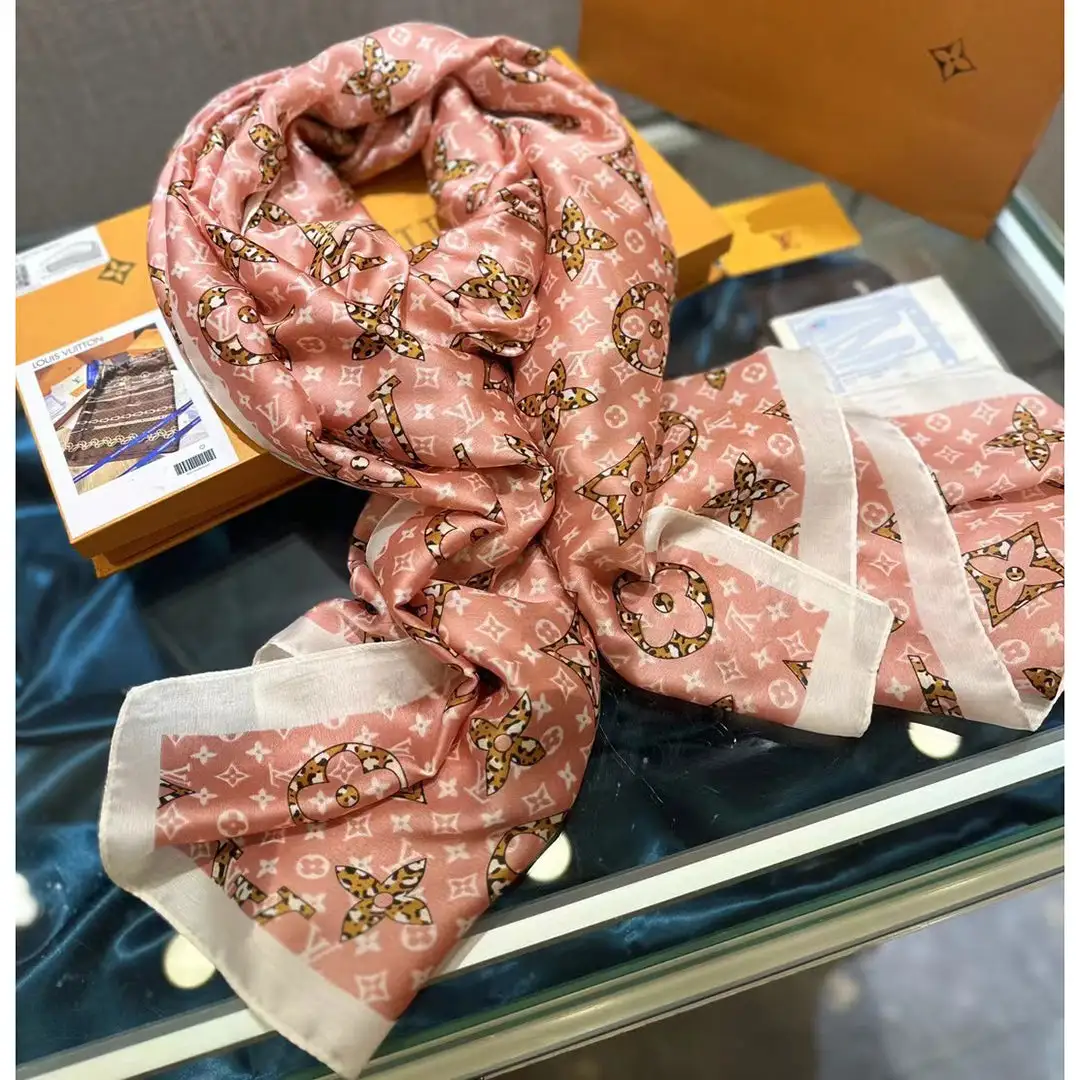 Fashion new silk scarf