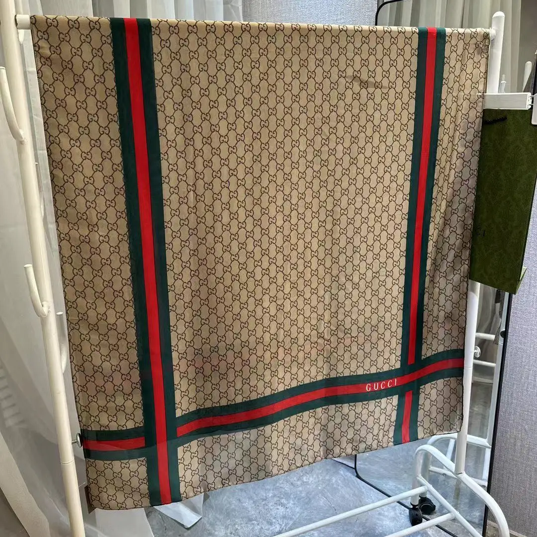 Fashion new silk scarf