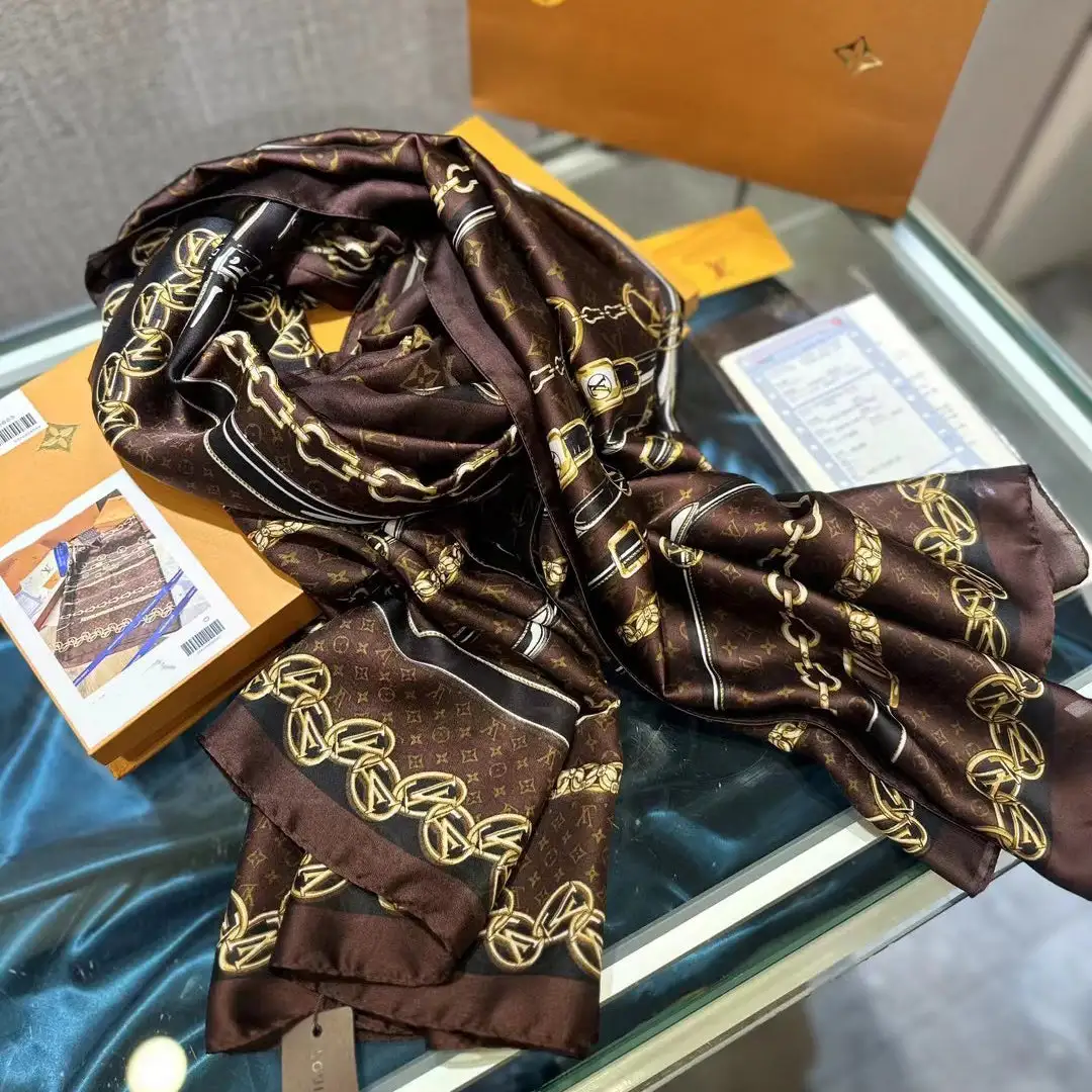 Fashion new silk scarf