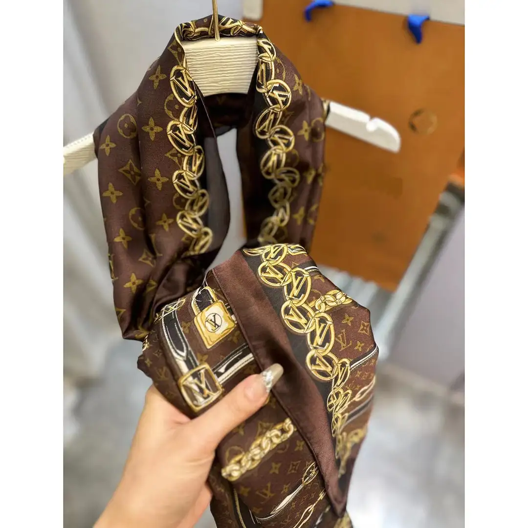 Fashion new silk scarf