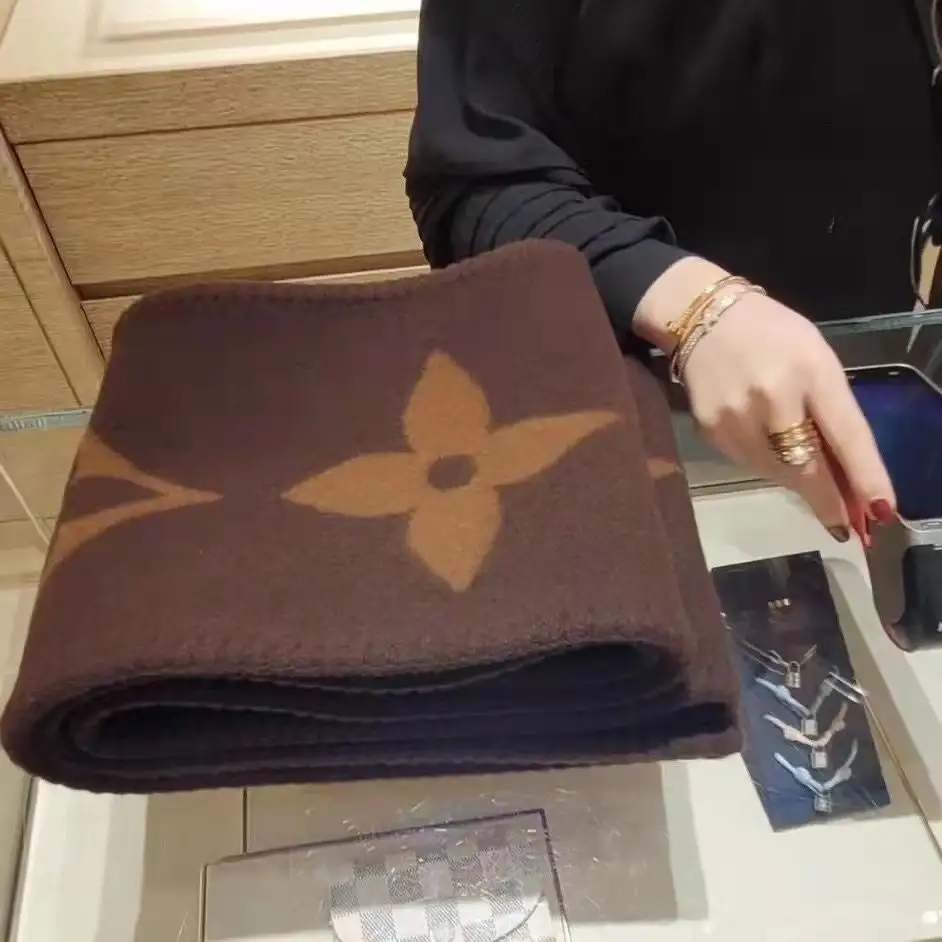 Fashion cashmere scarf