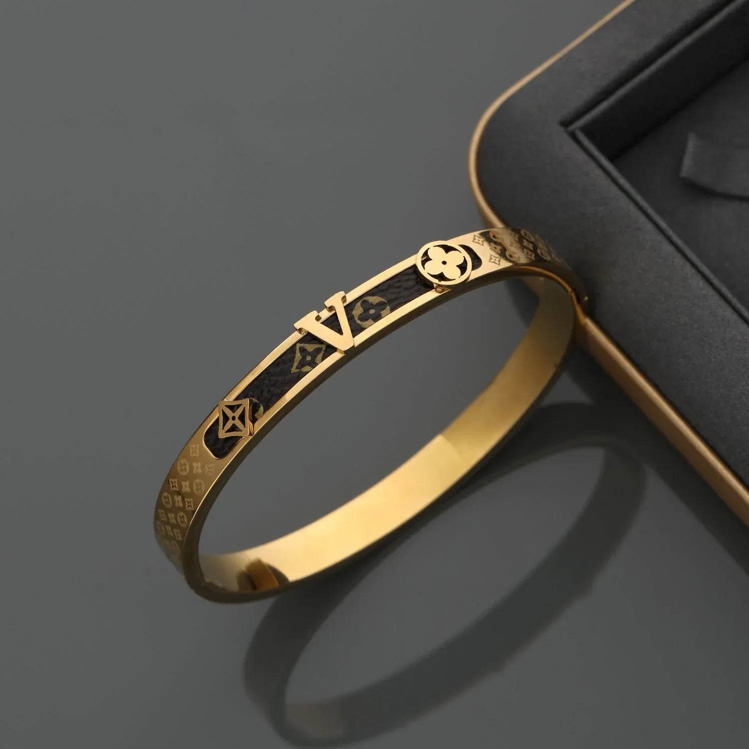 Bracelet Titanium Steel Women's Light Luxury Old Flower Bracelet