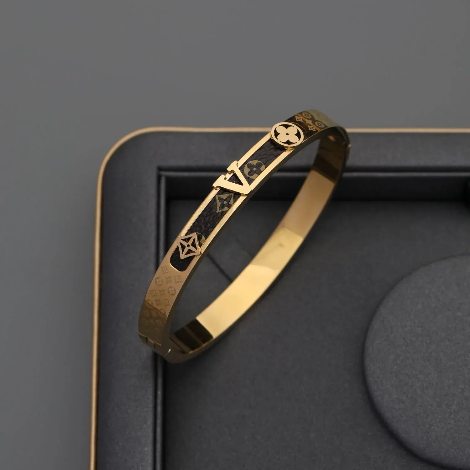 Bracelet Titanium Steel Women's Light Luxury Old Flower Bracelet