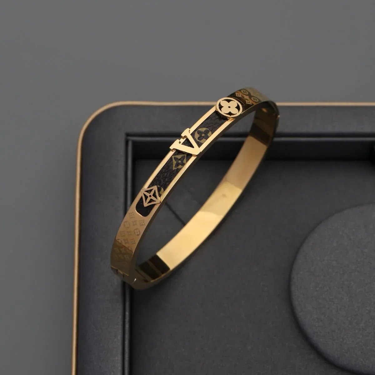 Bracelet Titanium Steel Women's Light Luxury Old Flower Bracelet