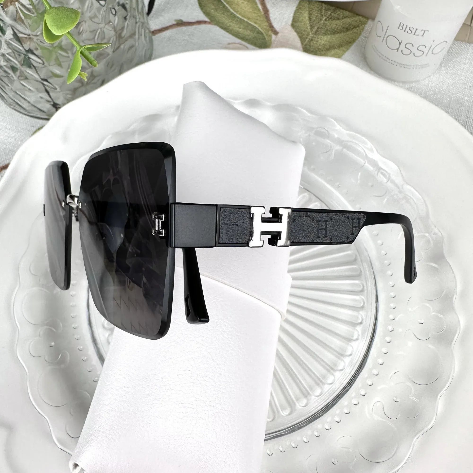 New Sunglasses Women's Frameless Anti-ultraviolet Gradient Two-color Sunglasses