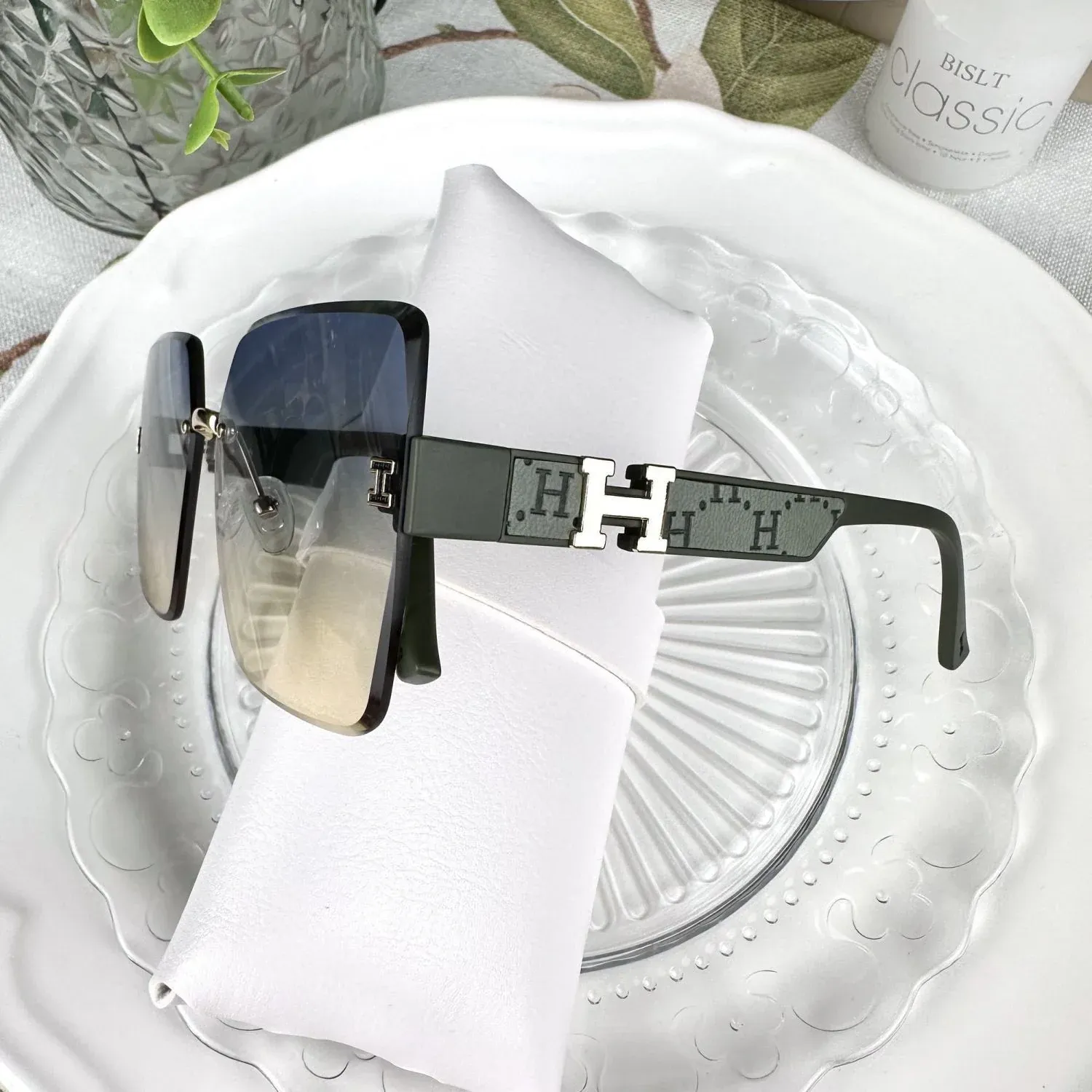 New Sunglasses Women's Frameless Anti-ultraviolet Gradient Two-color Sunglasses